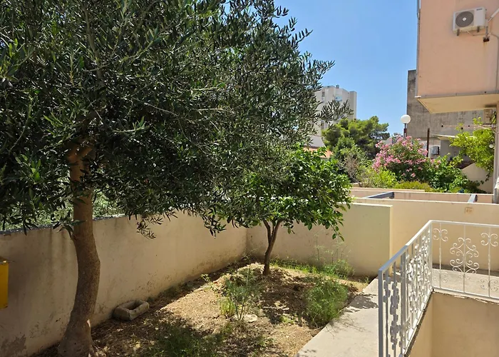 Apartment Trstenik Split